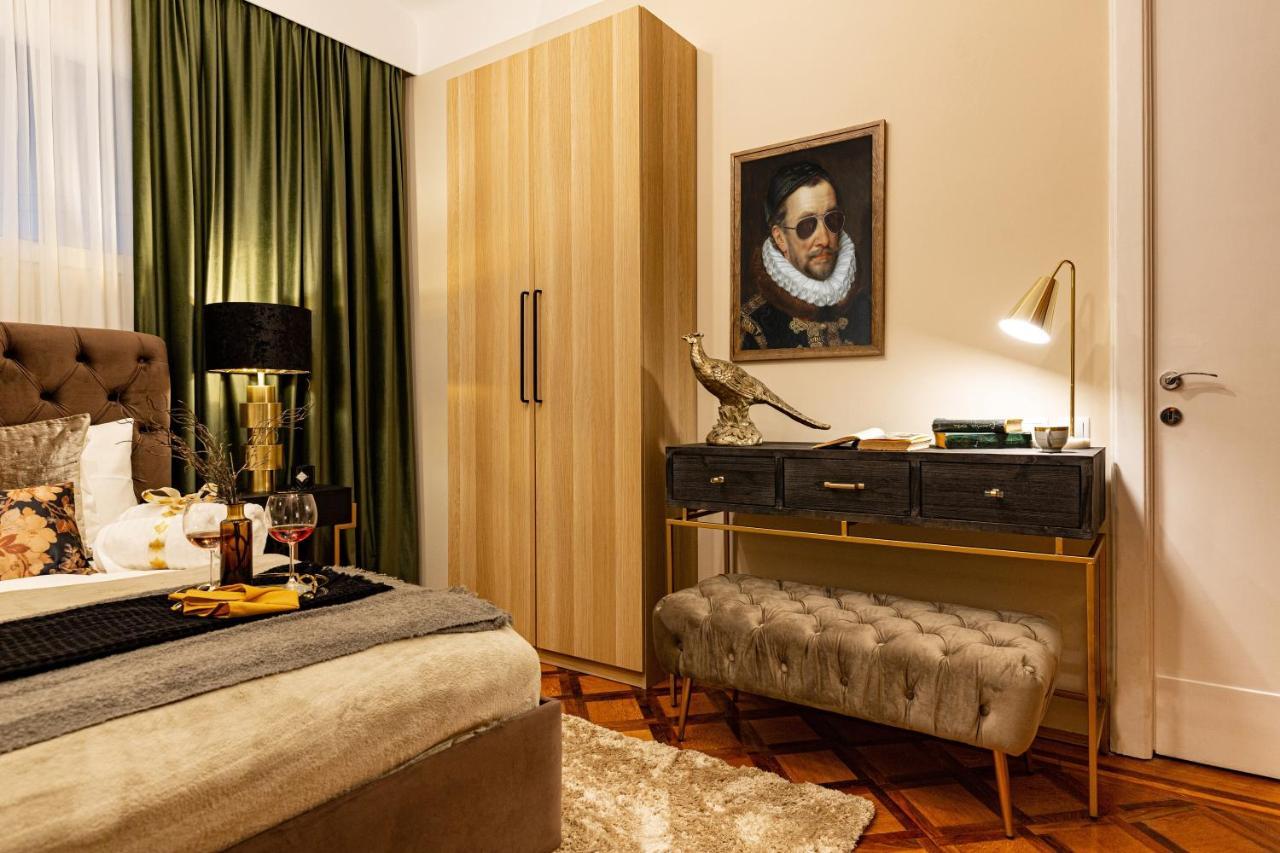 Apartamento Qult - The Renaissance Affair Bucarest Exterior foto