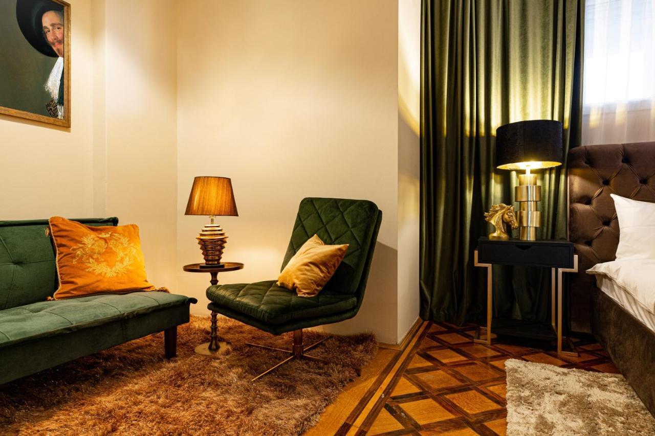 Apartamento Qult - The Renaissance Affair Bucarest Exterior foto